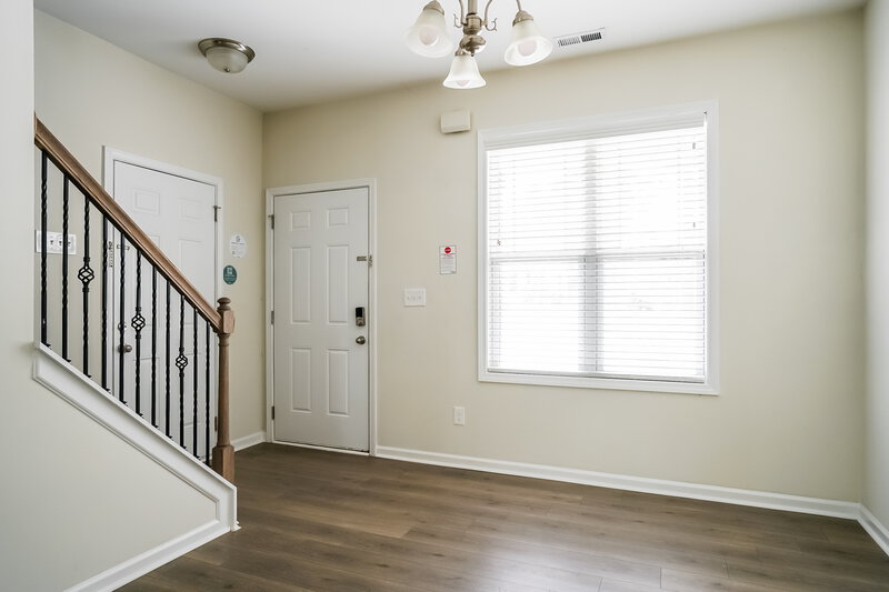 2,500/Mo, 151 Oakdale Ave Clayton, NC 27520 Dining Room View 2