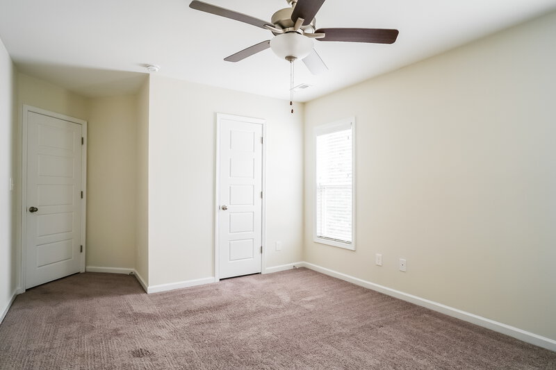 2,500/Mo, 151 Oakdale Ave Clayton, NC 27520 Main Bedroom View 2