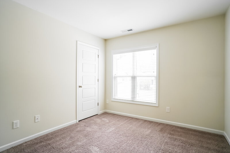 2,500/Mo, 151 Oakdale Ave Clayton, NC 27520 Bedroom View 3