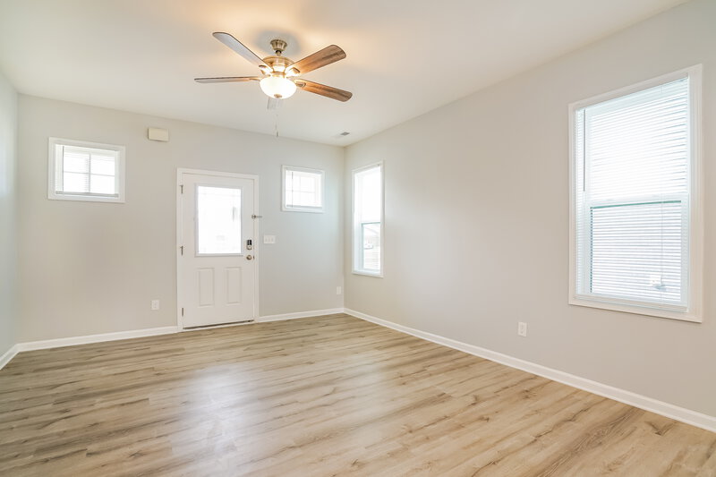 1,970/Mo, 257 E Wilson St Clayton, NC 27520 Living Room View 2