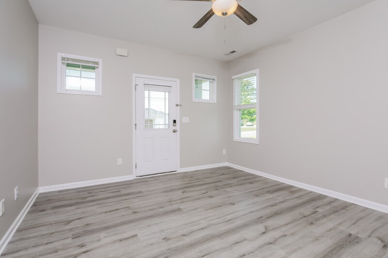 1,705/Mo, 257 E Wilson St Clayton, NC 27520 Living Room View