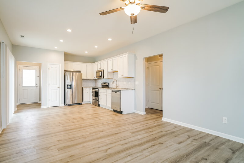 1,970/Mo, 257 E Wilson St Clayton, NC 27520 Living Room View 3