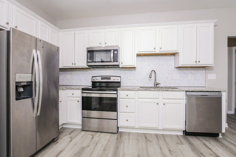 1,705/Mo, 257 E Wilson St Clayton, NC 27520 Kitchen View 2