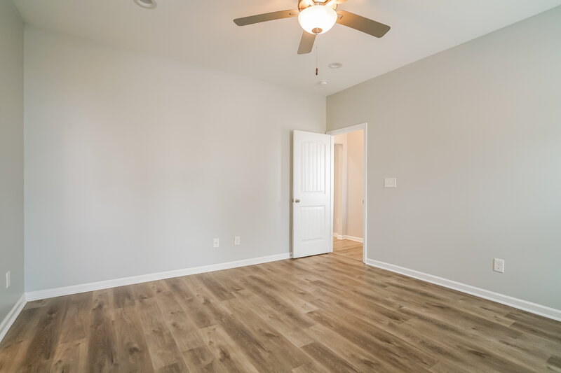 1,970/Mo, 257 E Wilson St Clayton, NC 27520 Main Bedroom View