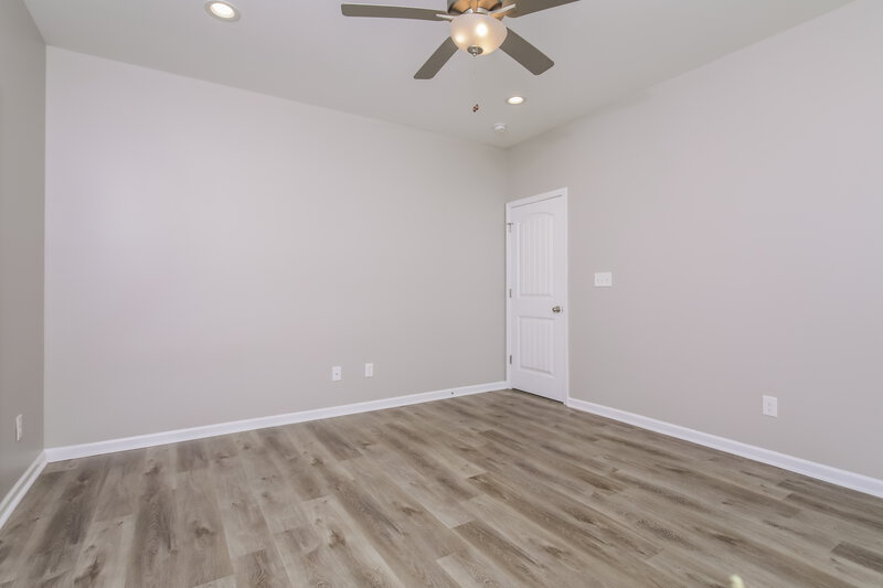 1,705/Mo, 257 E Wilson St Clayton, NC 27520 Main Bedroom View