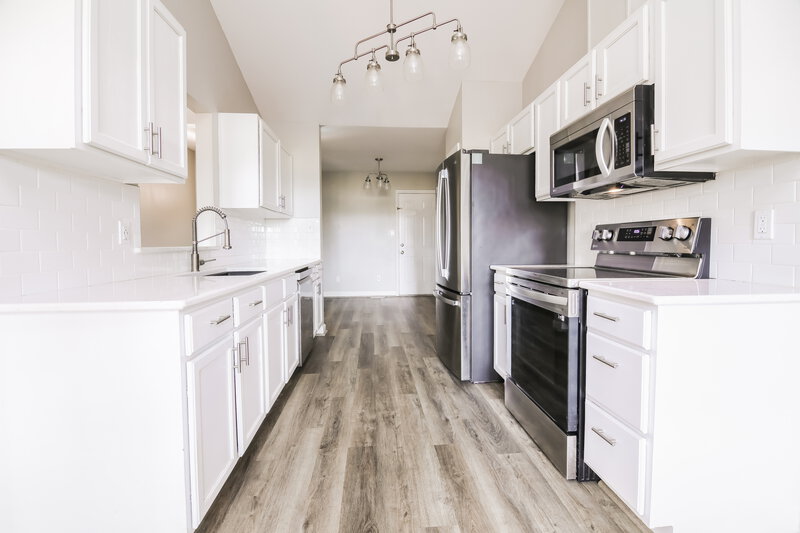 1,900/Mo, 998 Saint Catherines Dr Wake Forest, NC 27587 Kitchen View 2