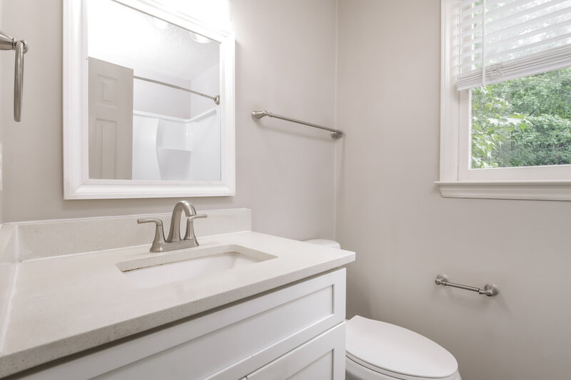 1,835/Mo, 3612 Iron Sight Ct Raleigh, NC 27616 Main Bathroom View