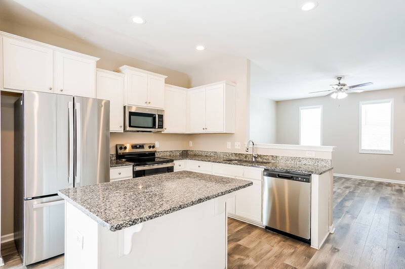 1,770/Mo, 154 Rosemary St Clayton, NC 27520 Kitchen View