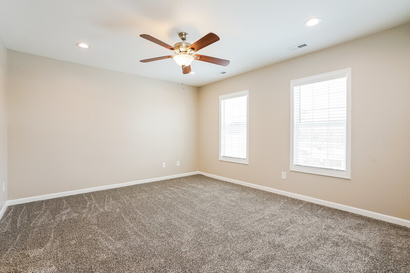 1,770/Mo, 154 Rosemary St Clayton, NC 27520 Main Bedroom View