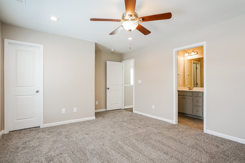 1,770/Mo, 154 Rosemary St Clayton, NC 27520 Main Bedroom View 2