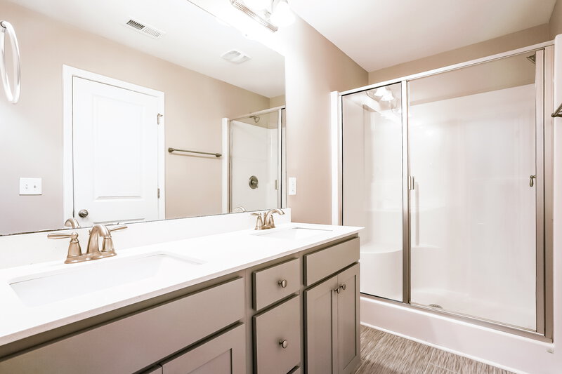 1,770/Mo, 154 Rosemary St Clayton, NC 27520 Main Bathroom View 2