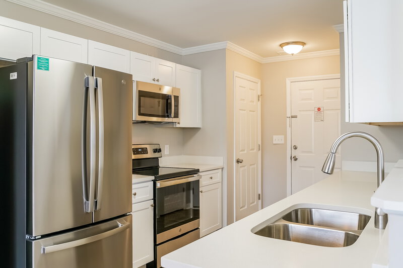 2,060/Mo, 2535 Blackwolf Run Ln Raleigh, NC 27604 Kitchen View