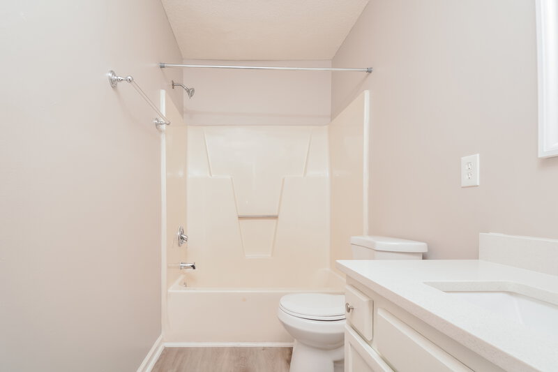 3,320/Mo, 1625 Netherfield Ln Raleigh, NC 27610 Bathroom View