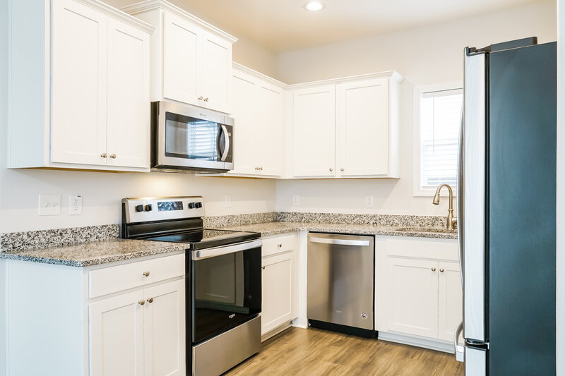 1,660/Mo, 106 Rosemary Street Clayton, NC 27520 Kitchen View