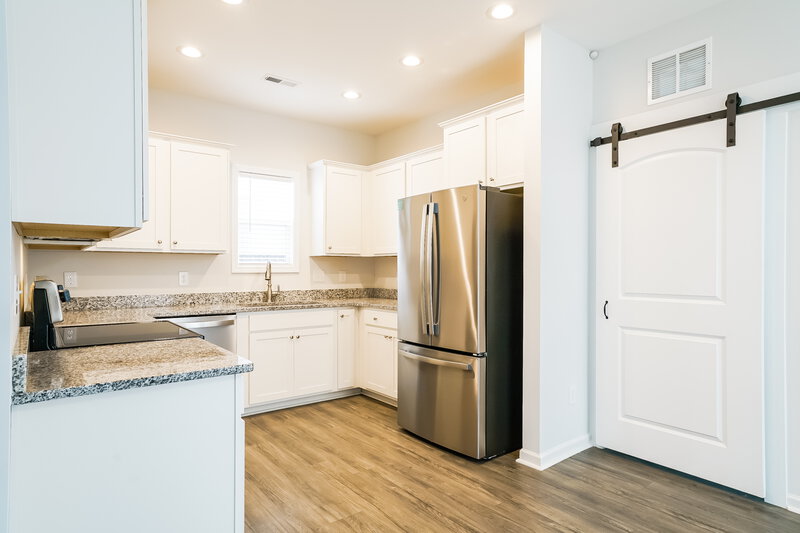 1,660/Mo, 106 Rosemary Street Clayton, NC 27520 Kitchen View 2