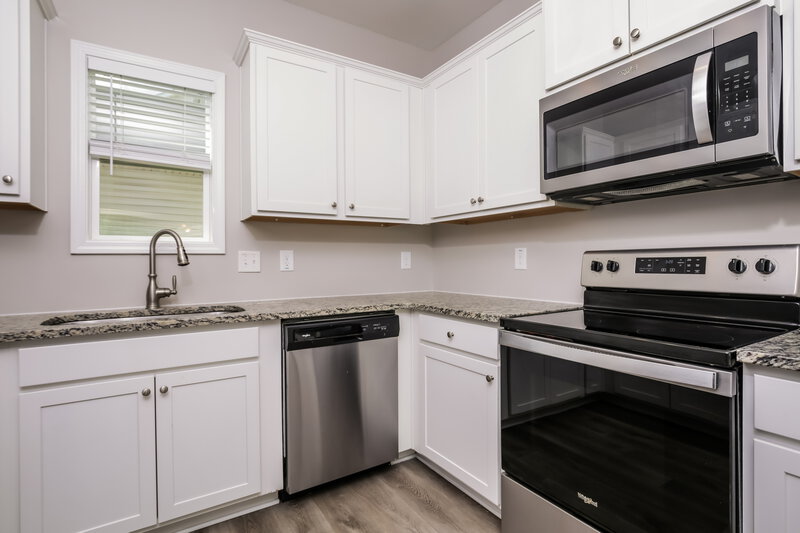 1,815/Mo, 72 Rosemary Street Clayton, NC 27520 Kitchen View 2