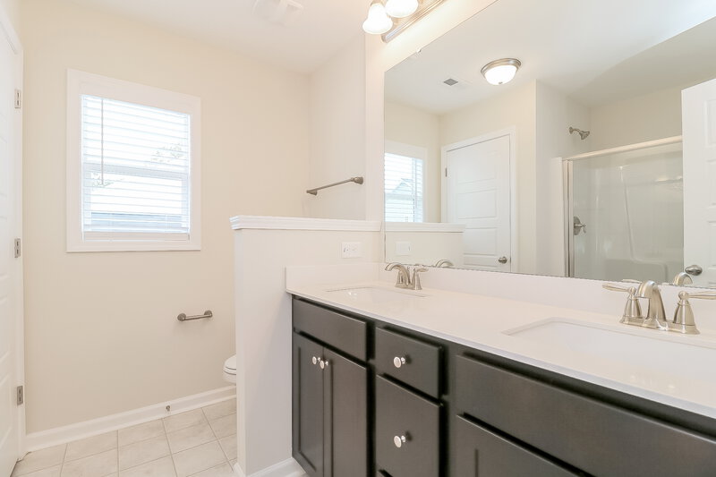 1,855/Mo, 72 Rosemary Street Clayton, NC 27520 Main Bathroom View