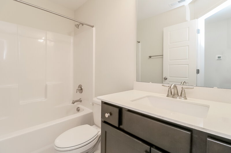 1,855/Mo, 72 Rosemary Street Clayton, NC 27520 Bathroom View