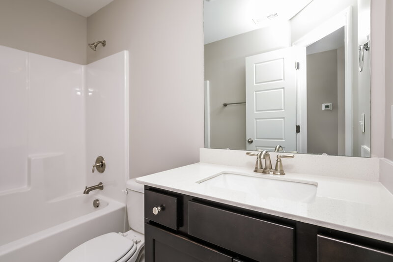 1,815/Mo, 72 Rosemary Street Clayton, NC 27520 Bathroom View
