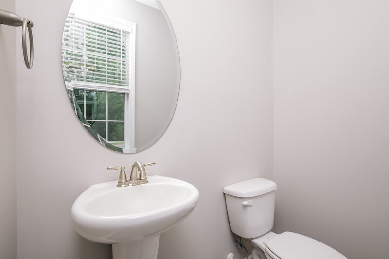 1,815/Mo, 72 Rosemary Street Clayton, NC 27520 Bathroom View 2