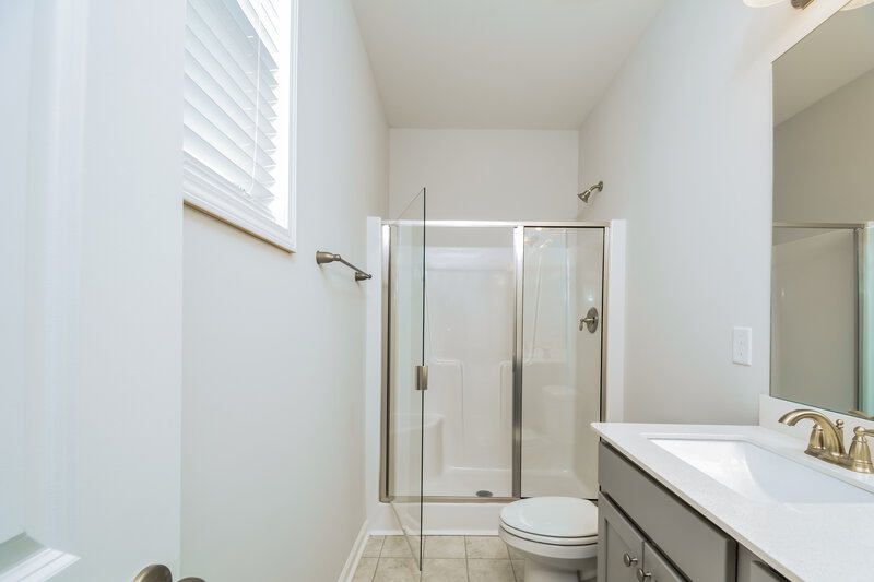1,925/Mo, 66 Rosemary Street Clayton, NC 27520 Main Bathroom View