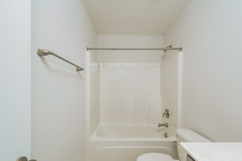1,925/Mo, 66 Rosemary Street Clayton, NC 27520 Bathroom View