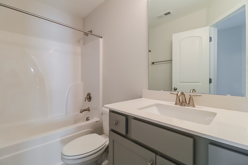 1,805/Mo, 44 Rosemary Street Clayton, NC 27520 Bathroom View