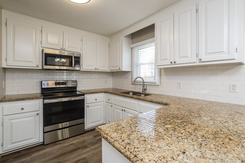 2,350/Mo, 3007 Brittany Dr Clayton, NC 27520 Kitchen View