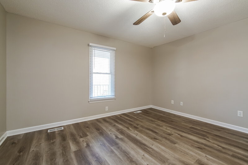 2,350/Mo, 3007 Brittany Dr Clayton, NC 27520 Main Bedroom View 2