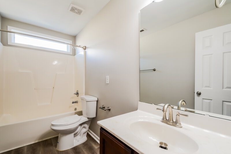2,335/Mo, 3712 Madeline Way Raleigh, NC 27610 Bathroom View