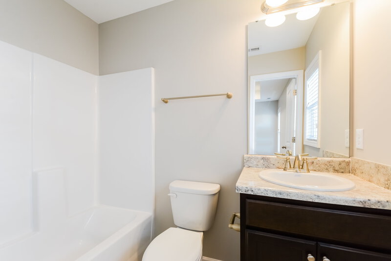 1,775/Mo, 138 Sunfish St Smithfield, NC 27577 Main Bathroom View