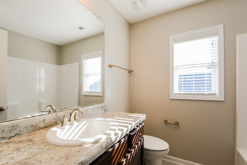 1,775/Mo, 138 Sunfish St Smithfield, NC 27577 Bathroom View