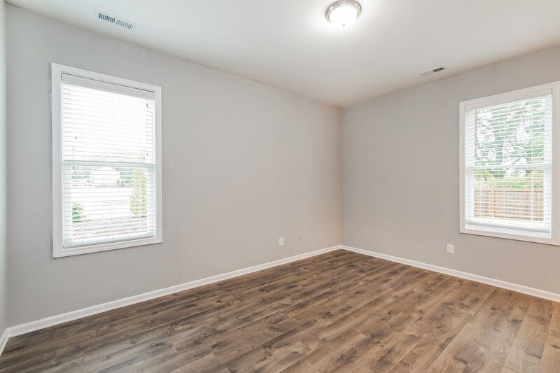 1,810/Mo, 125 Sturgeon St Smithfield, NC 27577 Living Room View 2