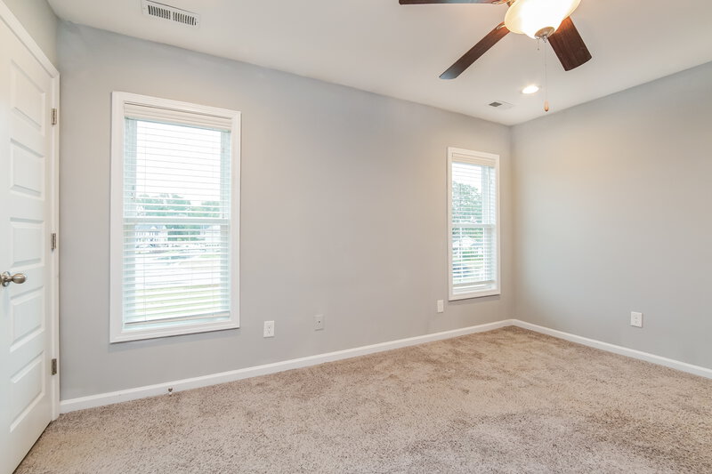 1,810/Mo, 125 Sturgeon St Smithfield, NC 27577 Main Bedroom View 2