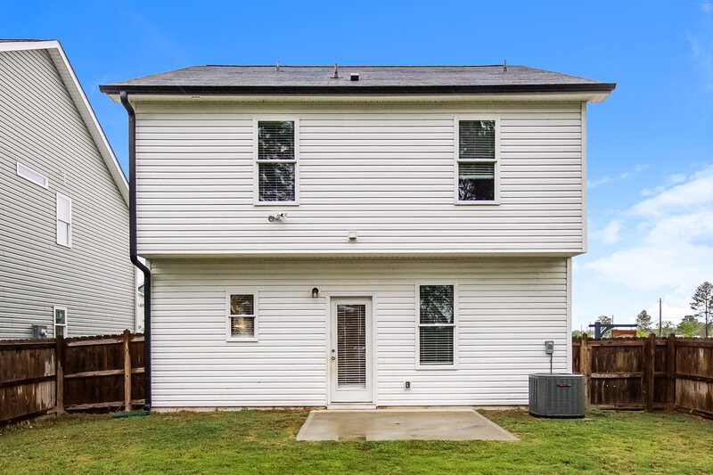 1,810/Mo, 125 Sturgeon St Smithfield, NC 27577 Rear View