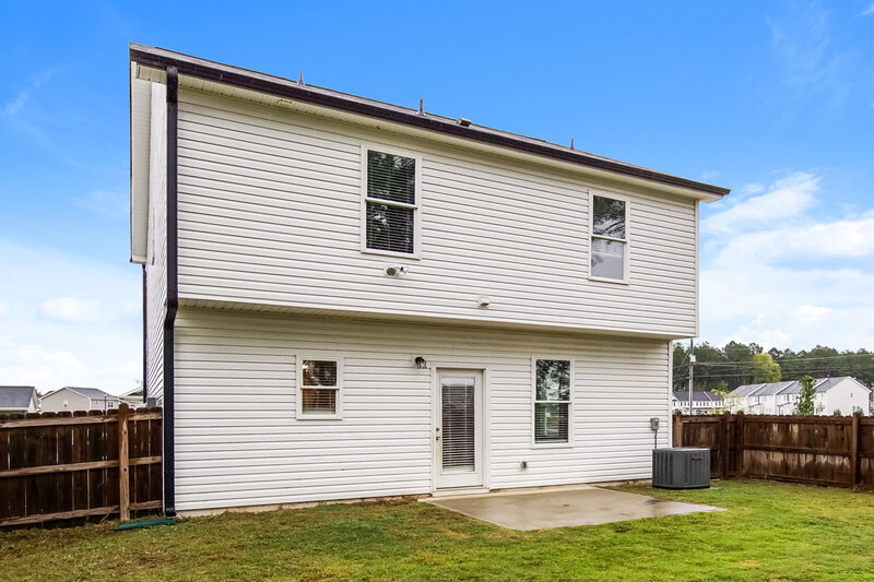 1,810/Mo, 125 Sturgeon St Smithfield, NC 27577 Rear View 2