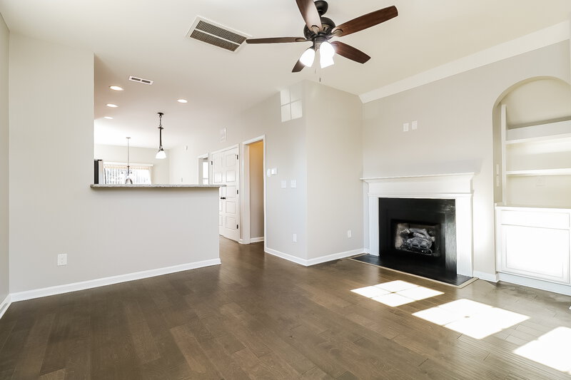 1,890/Mo, 67 Dropseed Ln Smithfield, NC 27577 Living Room View