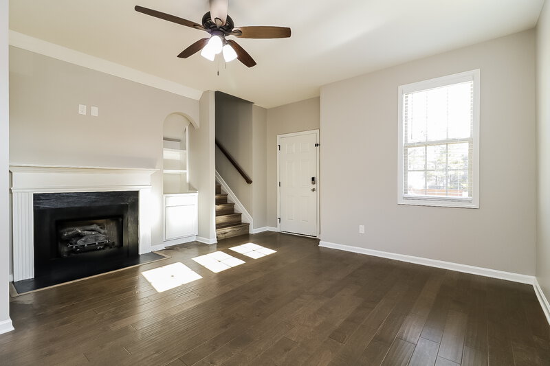 1,890/Mo, 67 Dropseed Ln Smithfield, NC 27577 Living Room View 2