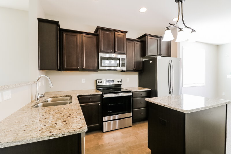 1,890/Mo, 67 Dropseed Ln Smithfield, NC 27577 Kitchen View 2