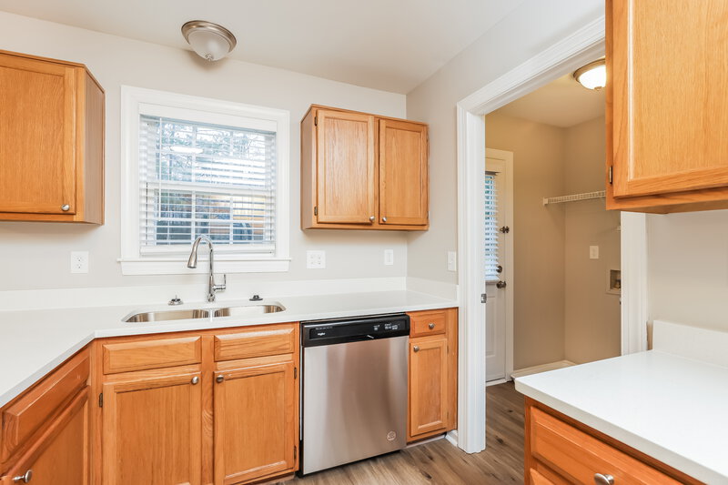 1,725/Mo, 608 Flicker Ct Wake Forest, NC 27587 Kitchen View 2