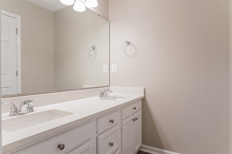 1,830/Mo, 353 Amherst Creek Dr Wake Forest, NC 27587 Main Bathroom View