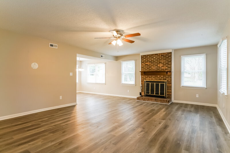 2,070/Mo, 5309 Thistlebrook Ct Raleigh, NC 27610 Living Room View