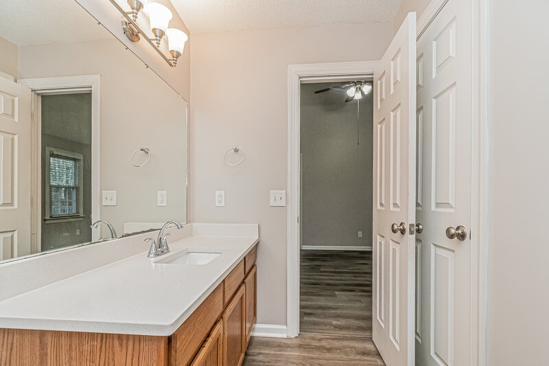 1,755/Mo, 1024 Alderleaf Dr Fuquay Varina, NC 27526 Main Bathroom View 2