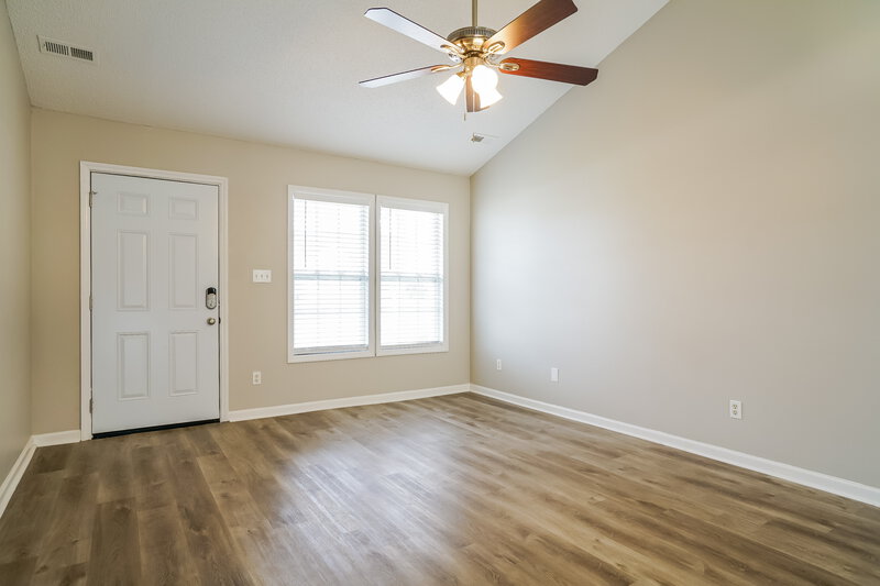 2,380/Mo, 5112 Julip Dr Knightdale, NC 27545 Living Room View 4