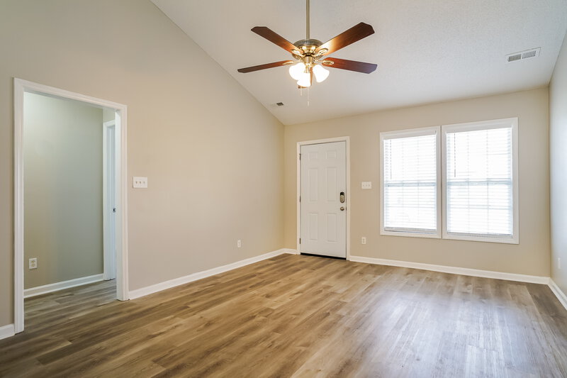 2,380/Mo, 5112 Julip Dr Knightdale, NC 27545 Living Room View 5