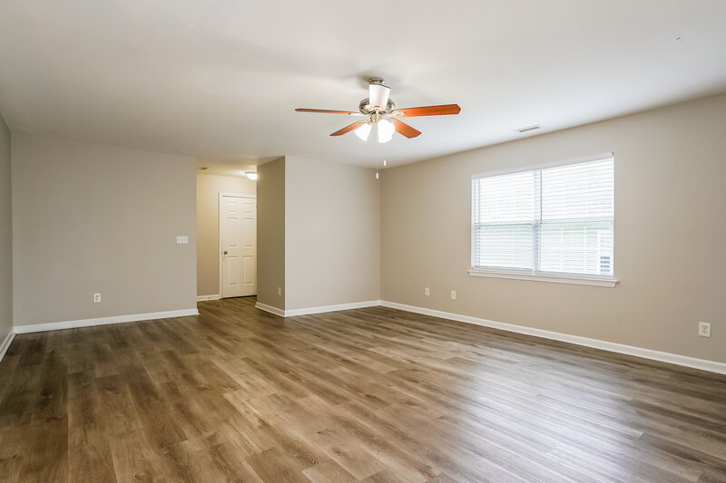 2,135/Mo, 2826 Filbert St Raleigh, NC 27610 Living Room View 2