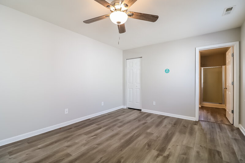 3,060/Mo, 2826 Filbert St Raleigh, NC 27610 Main Bedroom View 2