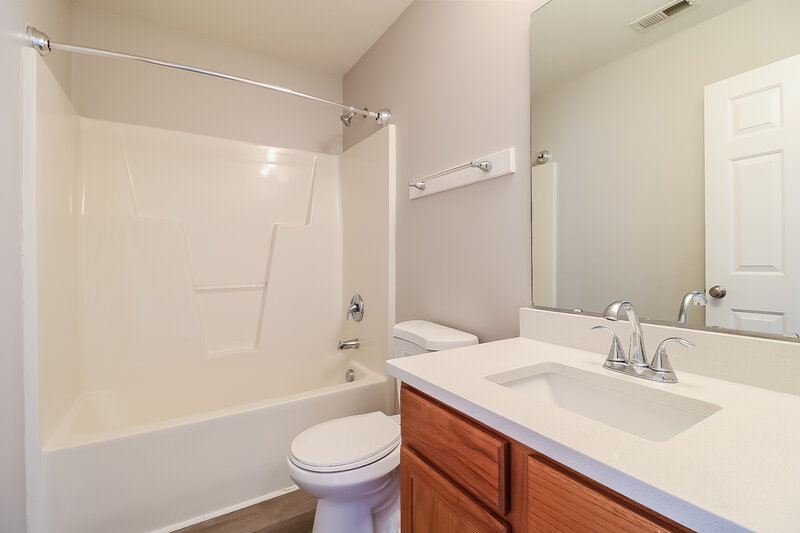 3,060/Mo, 2826 Filbert St Raleigh, NC 27610 Bathroom View