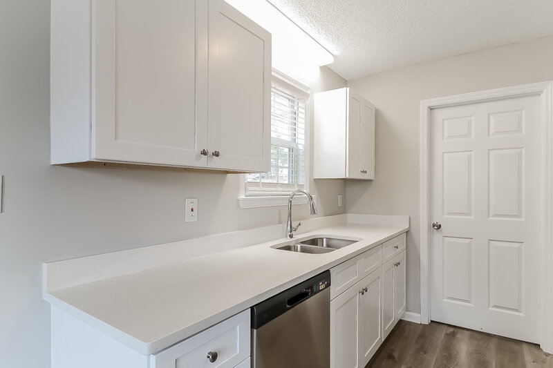 1,730/Mo, 944 S Philwood Ct Fuquay Varina, NC 27526 Kitchen View