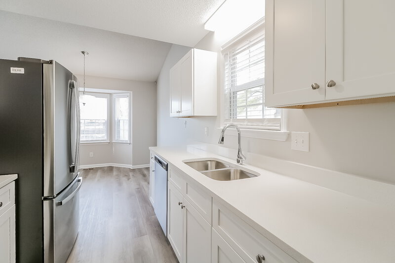 1,730/Mo, 944 S Philwood Ct Fuquay Varina, NC 27526 Kitchen View 3